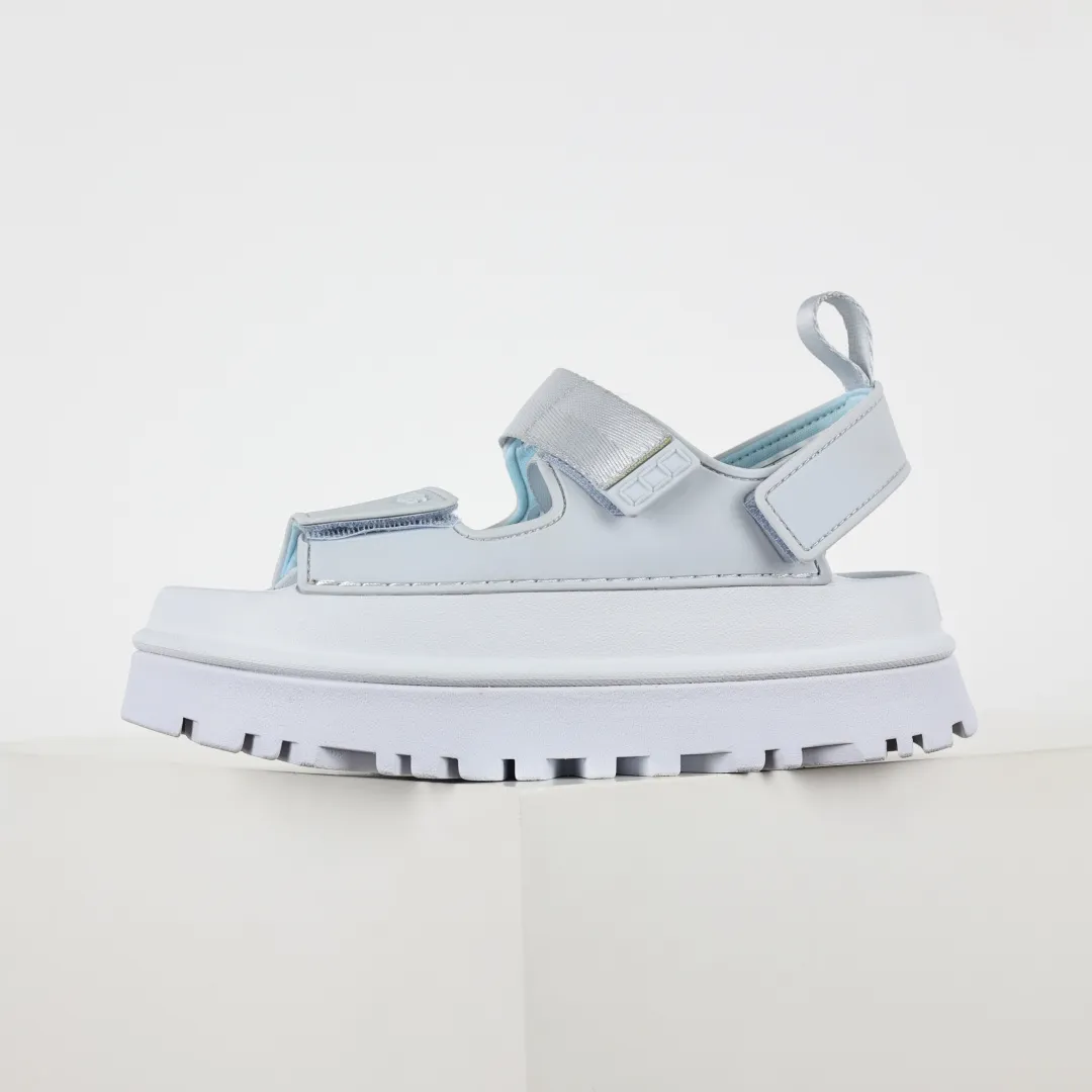 Copy price 💰560 Core recommendation Good price UGG Velcro slippers sandals summer versatile slippers soft sole non-slip beach thick sole casual elegant sandals The style of UGG sandals is really nice. It is suitable for all ages. The soles are made of super lightweight EVA foam. The classic material of U family can be said to be "light" to let you enjoy a different naked feeling. It is one of the most worth buying sandals in history. I guarantee you will not regret the series. Original OEM production Y products are available now. Size: 35 36 37 38 39 40